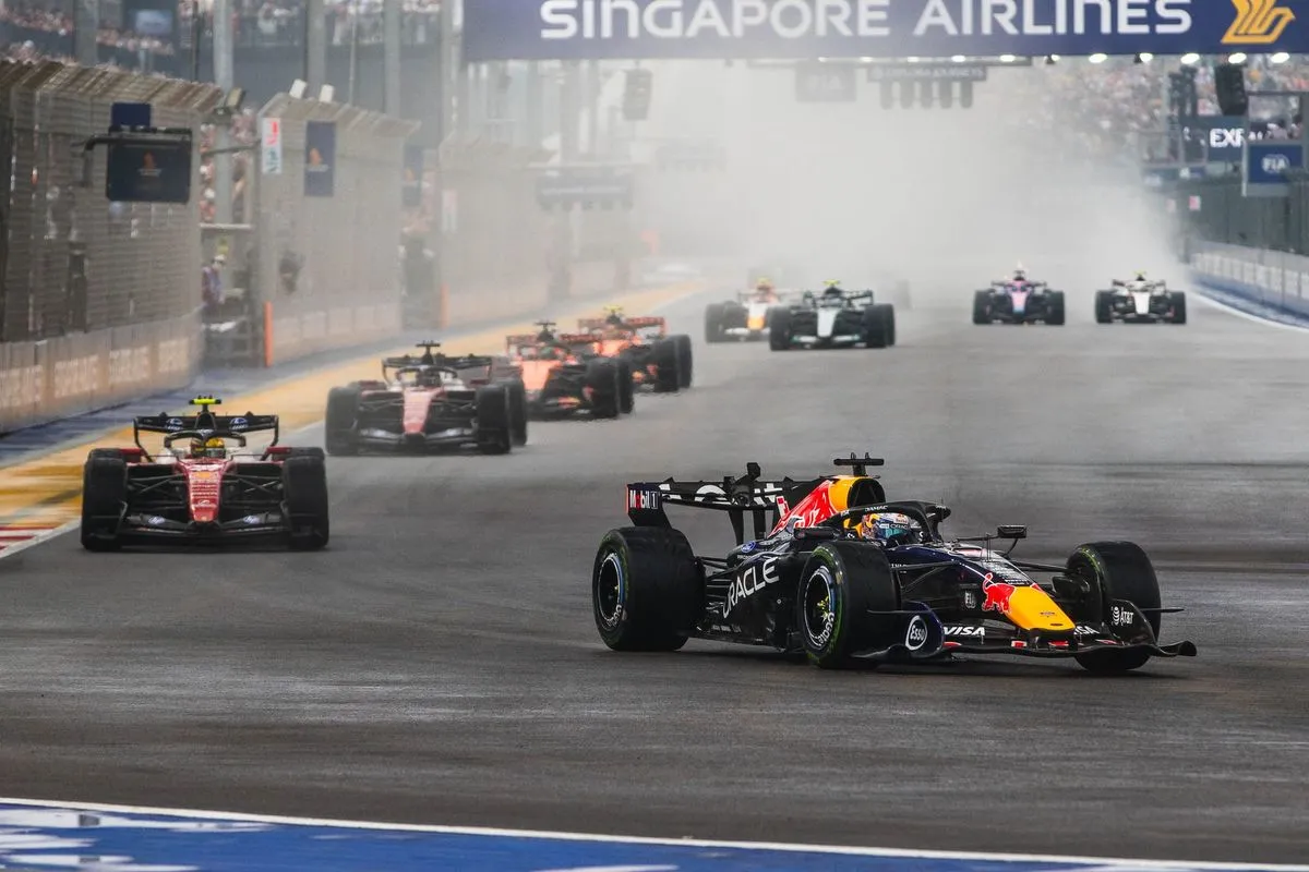 Grid Start GP Singapura F1 2026: Verstappen Pole, Russell Kena Penalti