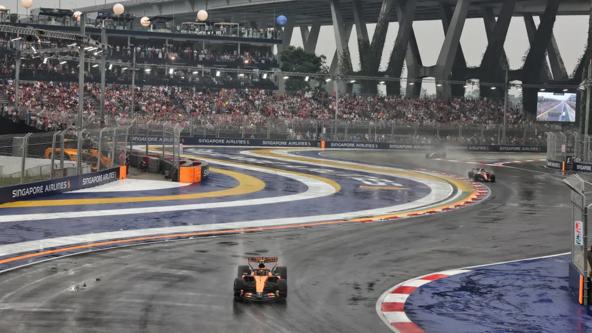 Insiden Lap Terakhir McLaren di Sprint Singapura Warnai Ketegangan