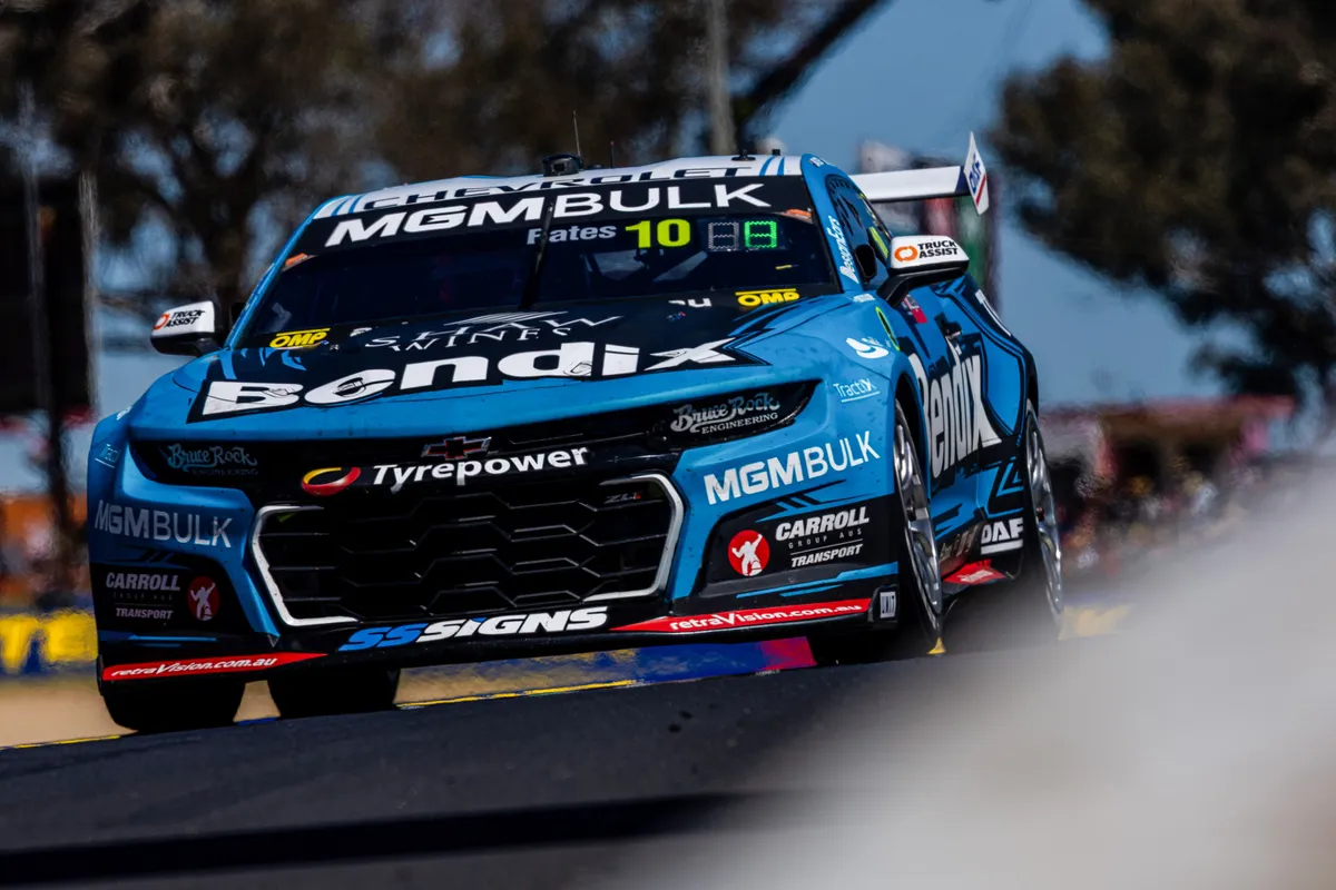 Aksi Spektakuler Zach Bates Gagalkan Rekor Pole Kostecki di Bathurst