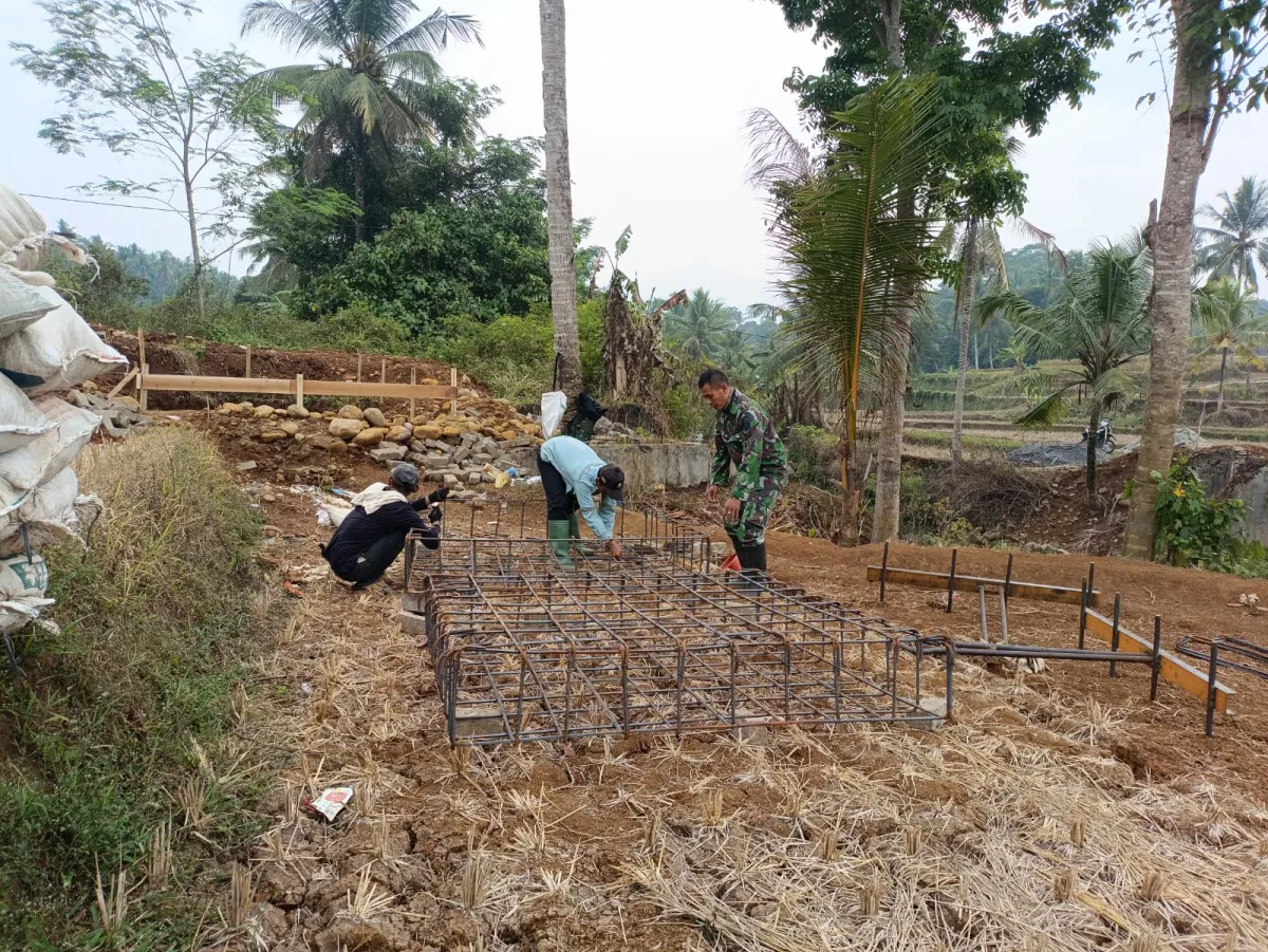Kodim 0601/Pandeglang Terus Kebut Pembangunan Jembatan Perintis Garuda Tahap VII di Kecamatan Jiput