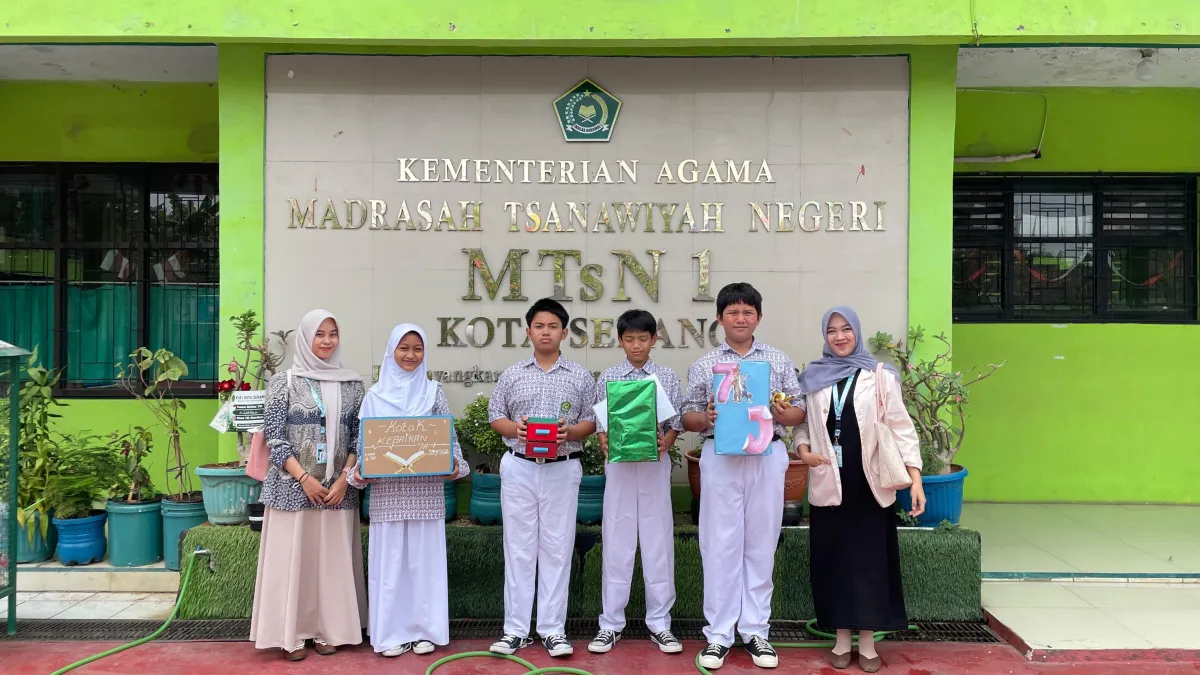 Program Kerja Secret Box Prodi BKPI Dorong Siswa MTsN 1 Kota Serang Membiasakan Perilaku Positif