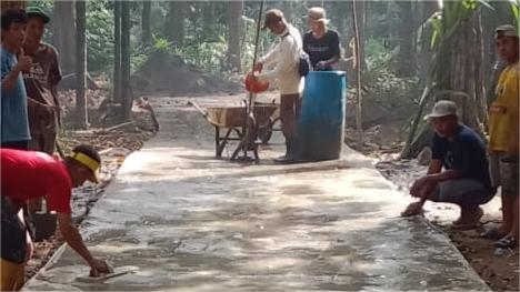 *Rahmad, Kepala Desa Siju Kecamatan Rambutan Banyuasin, Genjot Pembangunan Infrastruktur Jalan dengan Dana Desa 2025: Perlahan tapi Pasti