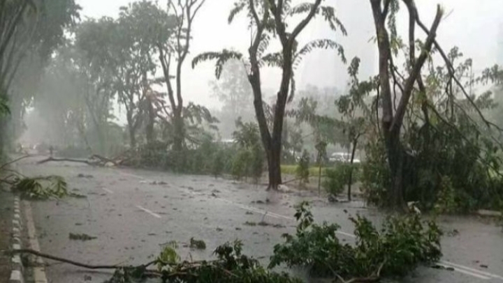 Waspada Hujan Lebat dan Angin Kencang di Pandeglang Hari Ini! BMKG Keluarkan Peringatan Dini untuk Warga Banten