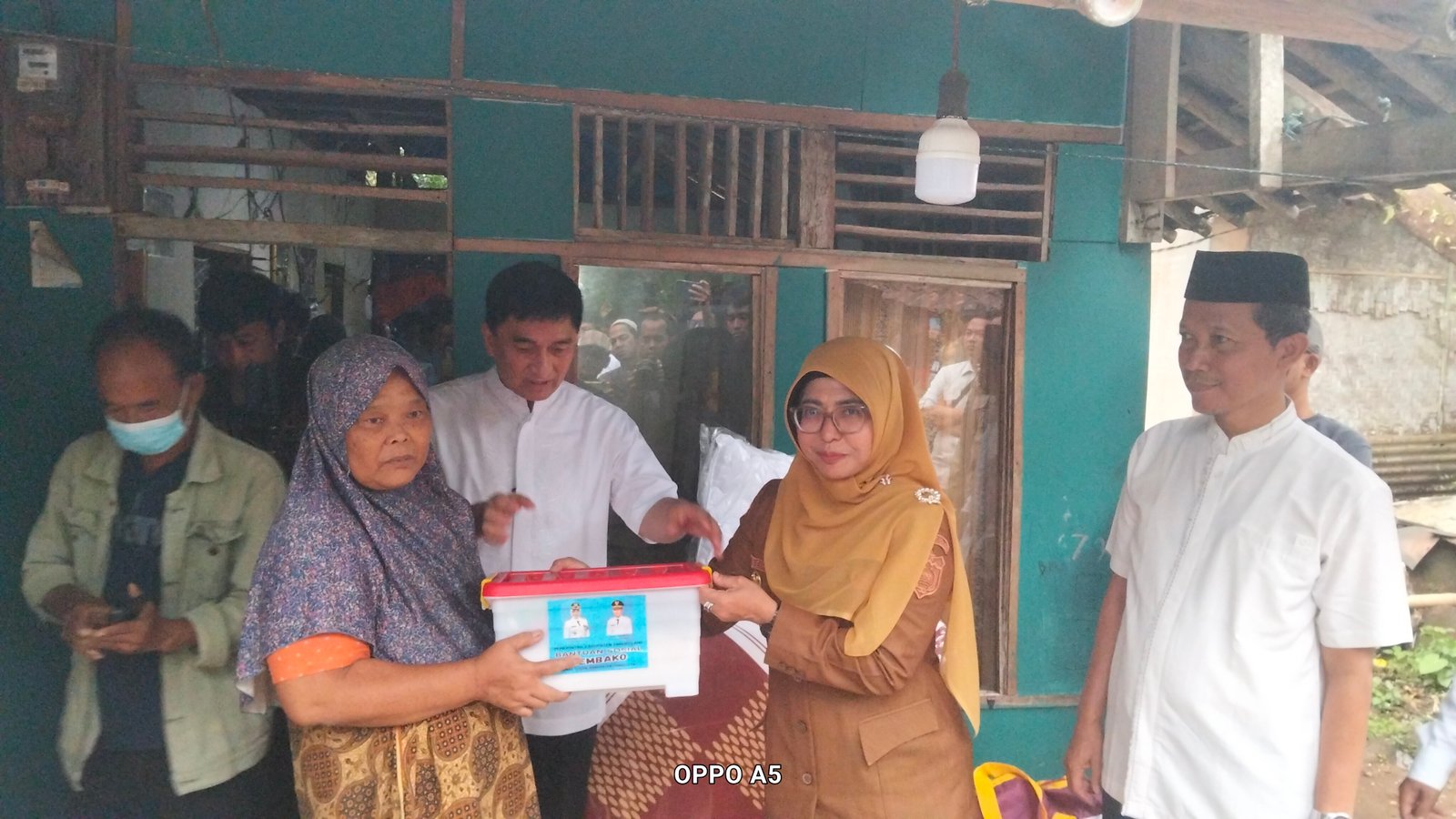 Bupati Pandeglang Raden Dewi Setiani dan Wagub Banten Dimyati Natakusumah Salurkan Bantuan RTLH di Safari Ramadhan 1447 H/2026 M Masjid Agung As-Salafie Caringin Labuan