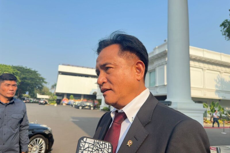 Menko Yusril Ihza Mahendra saat ditemui di Istana, Jakarta, Selasa (22/10/2024). (Kompas.com/Adhyasta Dirgantara)
