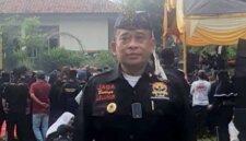 Sukendar tantang herkules di gedung sate