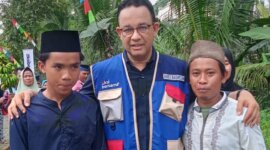 Anies Baswedan Resmikan Jembatan Gantung di Pandeglang