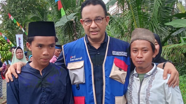 Anies Baswedan Resmikan Jembatan Gantung di Pandeglang