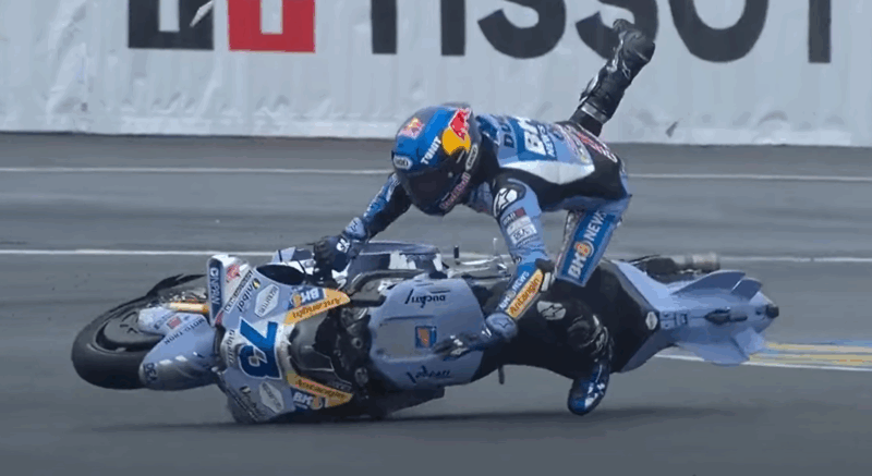 Alex Marquez mengalami crash di Tikungan 11 MotoGP Prancis 2025 (SS: MotoGP)