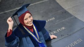 Tania Septi Anggraini sukses menuntaskan studi doktoralnya. Ia adalah mahasiswa dari Program Studi Teknik Geodesi dan Geomatika di Institut Teknologi Bandung (ITB). (https://itb.ac.id/)