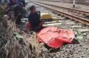 Evakuasi Korban Tertabrak Kereta Api di Batang Pulang Mancing