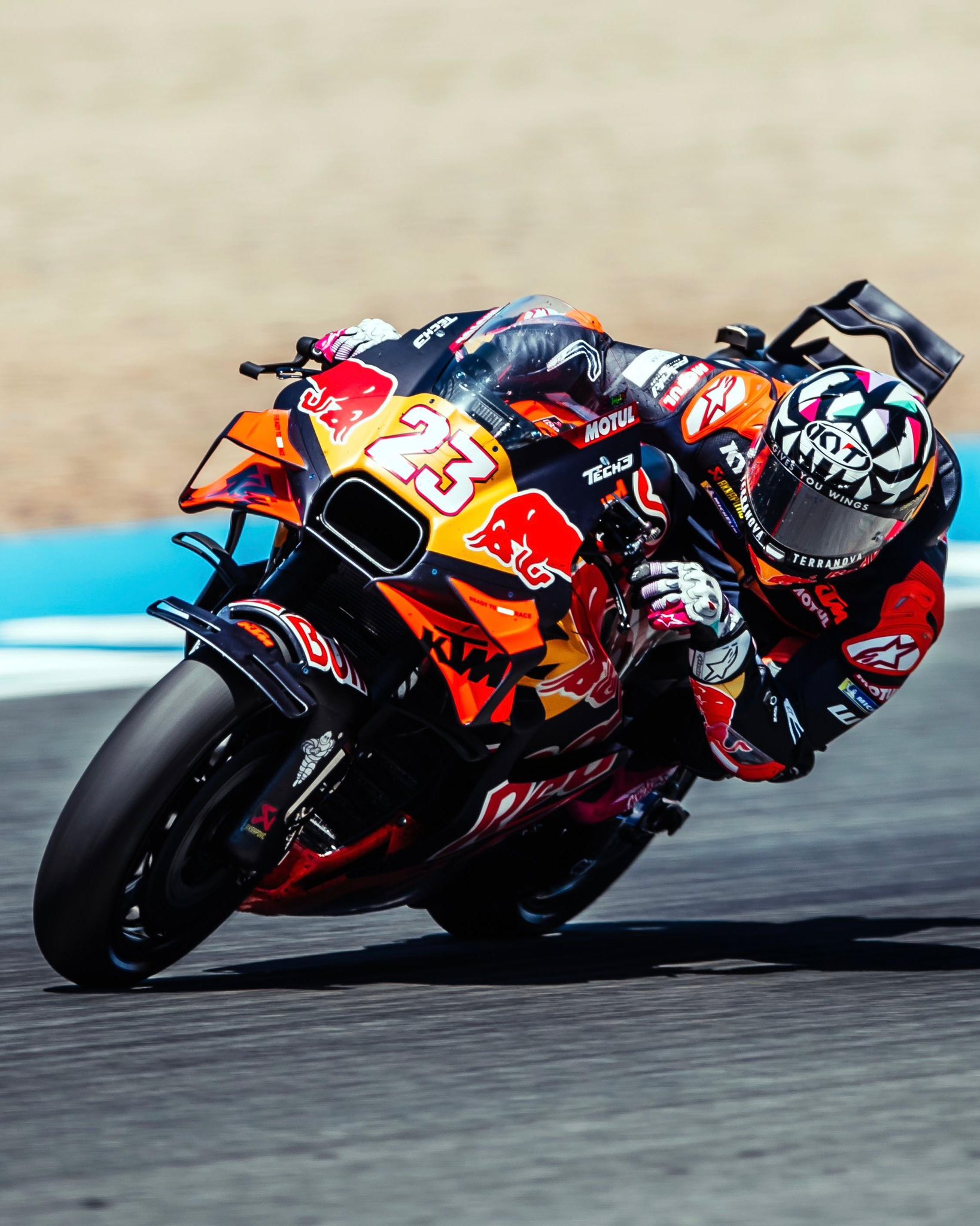Aksi Enea Bastianini di Sirkuit Bugatti Le Mans, FP1 MotoGP Prancis 2025, bersama KTM