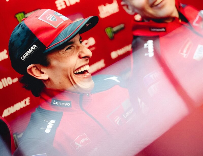 Marc Marquez mendominasi klasemen MotoGP 2025 dengan 171 poin setelah seri Le Mans, sembari menyandang status pembalap terkaya dengan kekayaan Rp1,3 triliun menurut Forbes. (Sumber: Facebook Marc Marquez)