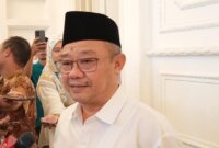 Mendikdasmen Abdul Mu'ti menyatakan bahwa ketidakmerataan distribusi guru di Indonesia bisa diselesaikan dengan merevisi pasal UU yang memberikan kewenangan pada pemerintah daerah. (Nikita Rosa/detikedu)