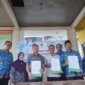 Perwakilan PT Atlas Copco Indonesia, Yayasan Pembangunan Citra Insan Indonesia (YPCII), dan Pemerintah Kabupaten Pandeglang menandatangani dokumen serah terima fasilitas air bersih dan sanitasi di Desa Banjarnegara, Pandeglang.