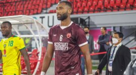 Yuran Fernandes, pilar pertahanan PSM Makassar, menghadapi larangan bermain 12 bulan dari PSSI setelah mengkritik manajemen sepak bola Indonesia di media sosial, April 2025. (Sumber: PSM Makassar Official)