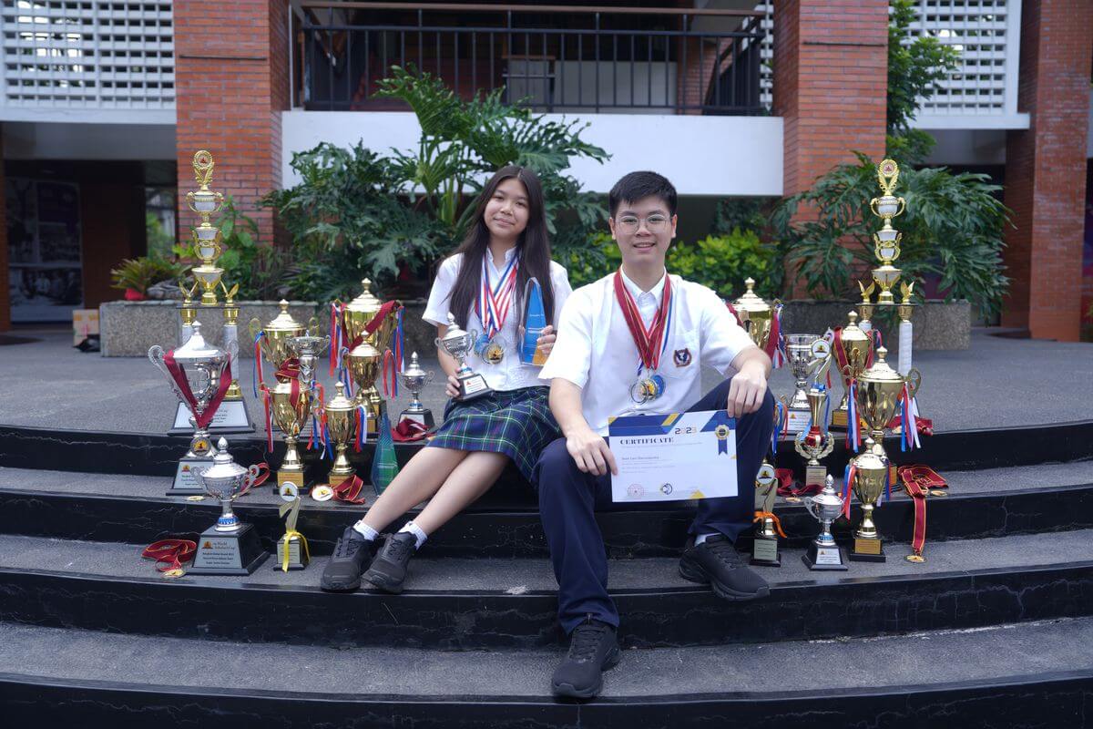 Ava dan Sean