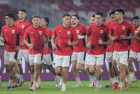 Pemain Timnas Indonesia: Dean James, Joey Pelupessy, Justin Hubner, Mees Hilgers dalam sesi latihan tim jelang lawan Timnas China di Kualifikasi Piala Dunia 2026. (c) Bola.net/Bagaskara Lazuardi