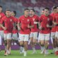 Pemain Timnas Indonesia: Dean James, Joey Pelupessy, Justin Hubner, Mees Hilgers dalam sesi latihan tim jelang lawan Timnas China di Kualifikasi Piala Dunia 2026. (c) Bola.net/Bagaskara Lazuardi