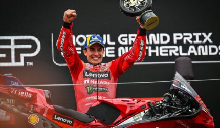 Tak Masuk Akal! Marquez Menang Meski Terjatuh Dua Kali