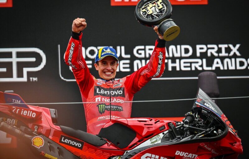 Tak Masuk Akal! Marquez Menang Meski Terjatuh Dua Kali