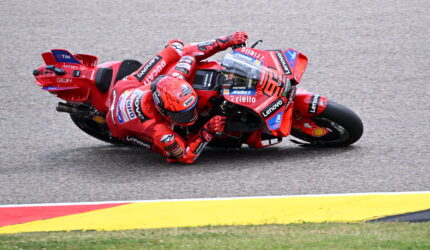Kemenangan Marquez diwarnai dengan balapan yang penuh drama dan insiden.