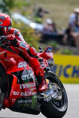 Marc Marquez Menang Sprint Ceko Meski Tekanan Ban Bermasalah