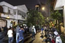 Massa ratusan orang menyerbu rumah Eko Patrio di Kuningan, Jakarta Selatan, pada 30 Agustus 2025 (Foto: Kumparan)