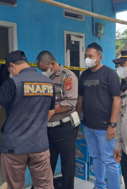 Warga Temukan Penghuni Kontrakan Sudah Meninggal, Polsek Tigaraksa Bawa Jenazah ke RS