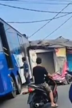 Kecelakaan Bus Transjakarta di Pulogebang: Rem Blong, 6 Orang Luka