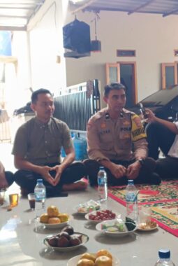 Polisi dan Dinas Perikanan Sosialisasi Pengolahan Ikan Tanpa Pengawet Berbahaya di Sukamulya