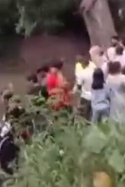 VIRAL di Bekasi: 3 Balita Hanyut Terseret Arus Kali Pam Saat Asyik Bermain Kayu, Pencarian Masih Berlangsung